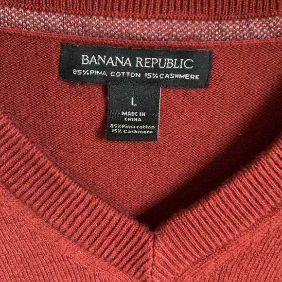 Banana Republic Rust Colored V Neck 15% Cashmere Sweater Size L - Picture 2 of 3